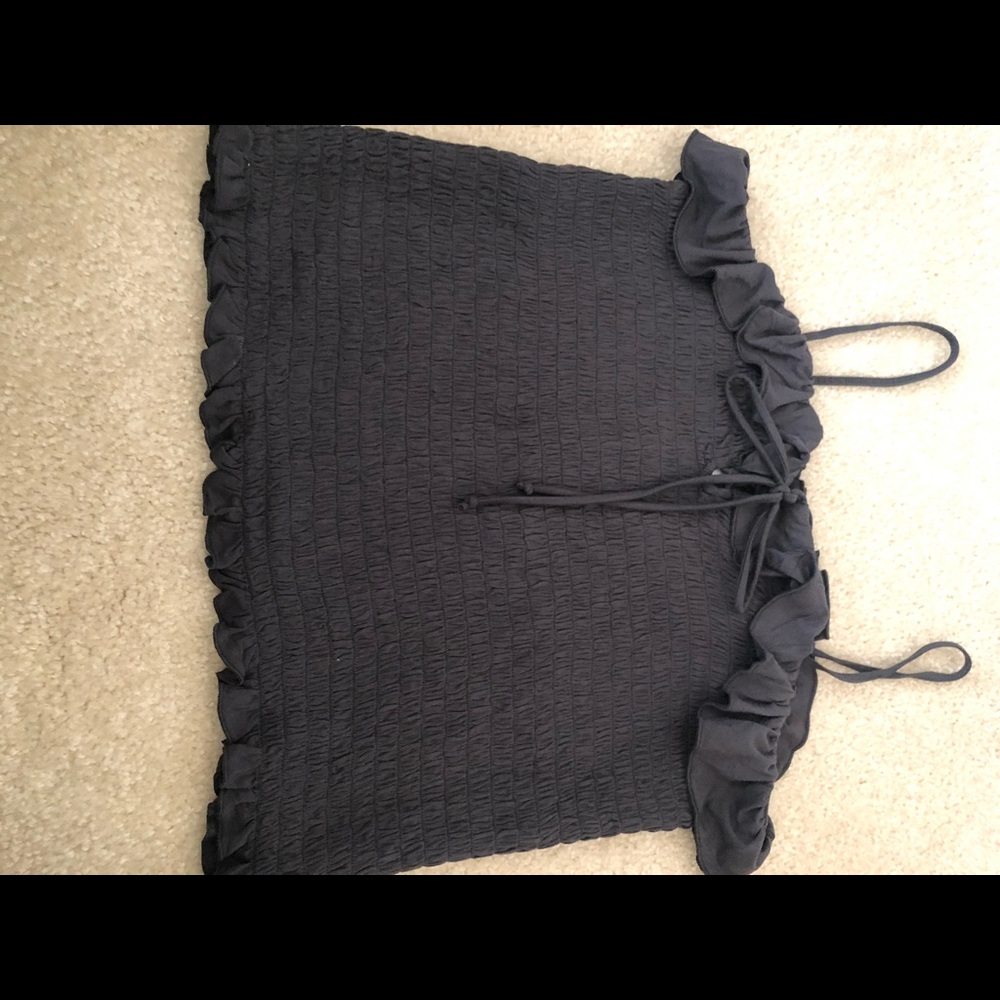 Elastic body cropped tank top